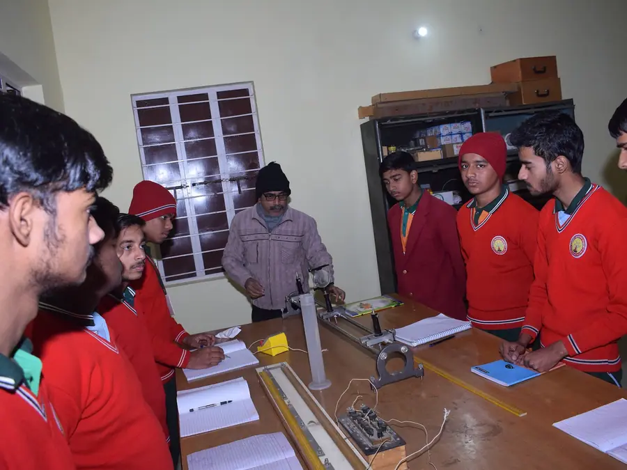 Senior students at the optical bench